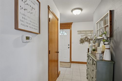 1128 8th St Se, Altoona, IA, 50009-2705 | Card Image