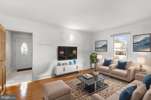 2240 40th St, PENNSAUKEN, NJ, 08110-2218 | Card Image