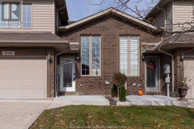 11918 Boulder Cres, Townhouse with 3 bedrooms, 3 bathrooms and null parking in Windsor ON | Image 2