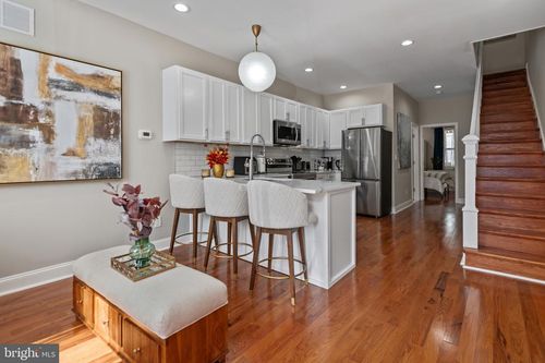 2204 E Chase St, BALTIMORE, MD, 21213-3407 | Card Image