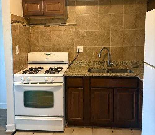 202-827 W College Blvd, Addison, IL, 60101-1512 | Card Image