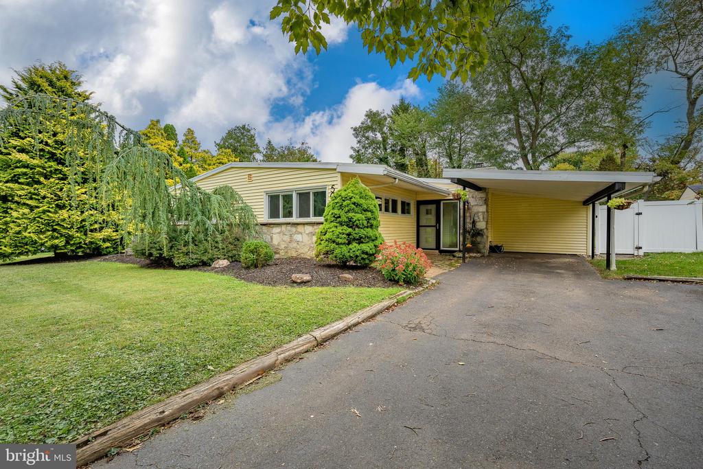 Graystone Rd, Ambler, PA 19002