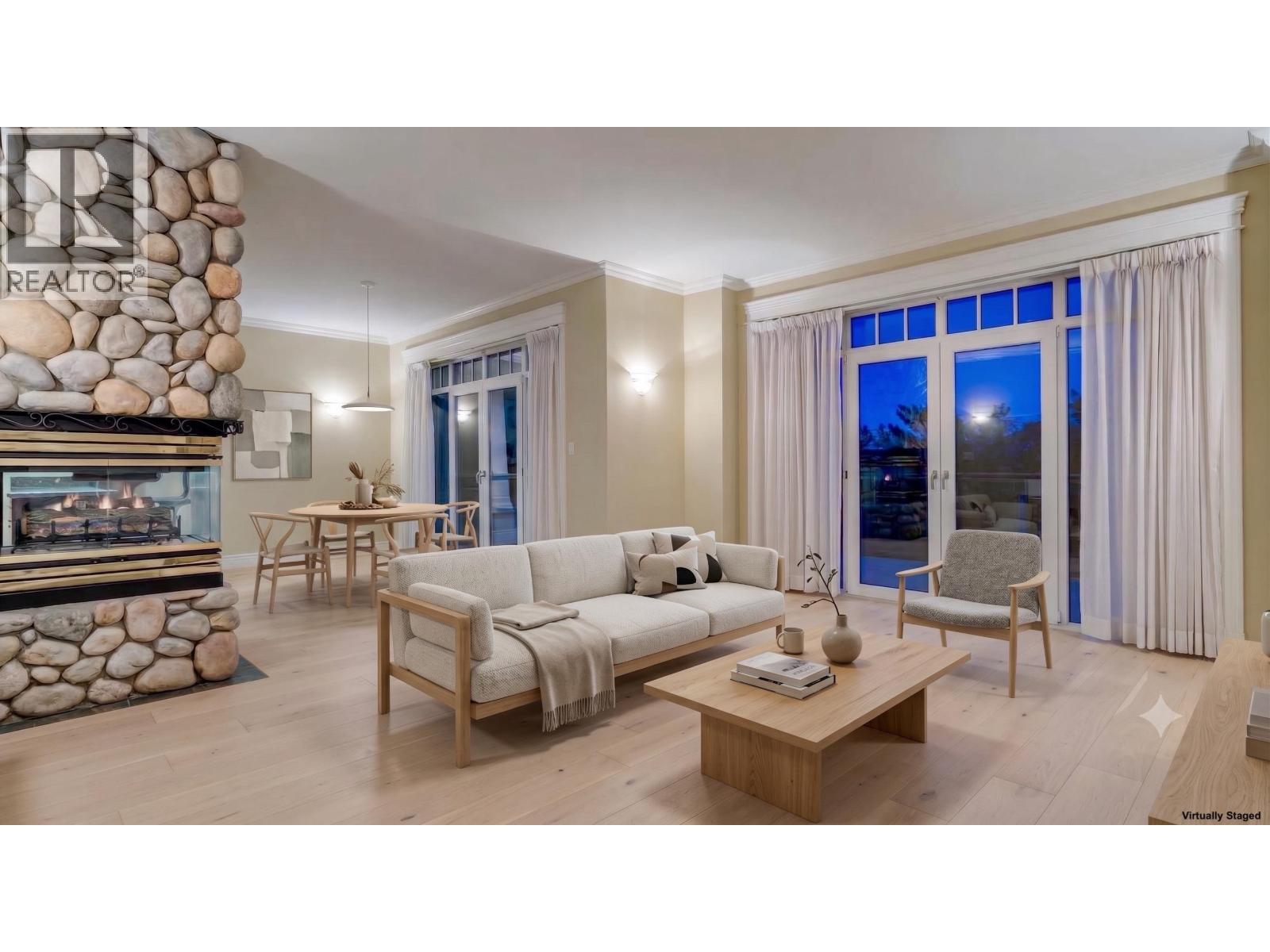 Residential in West Vancouver 4