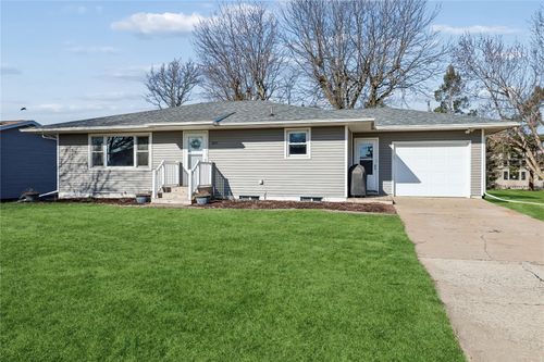 109 6th Ave, Keystone, IA, 52249-9656 | Card Image