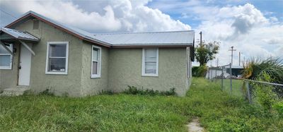 102 Se 6 Th Avenue, House other with 2 bedrooms, 1 bathrooms and null parking in Mulberry FL | Image 3