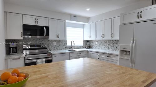 111-4555 Sw 68th Court Cir, Miami, FL, 33155-6861 | Card Image