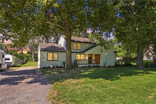812 S 94th St, Edwardsville, KS, 66111-1568 | Card Image