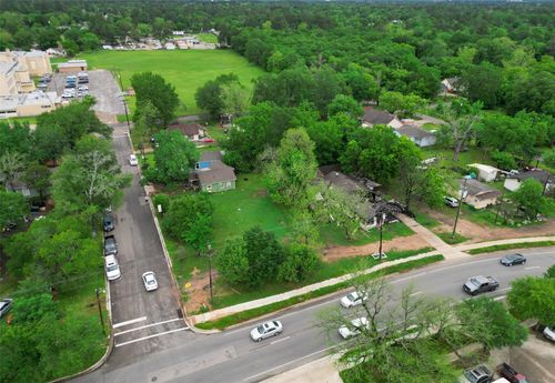 406 E Phillips St, Conroe, TX, 77301-2624 | Card Image