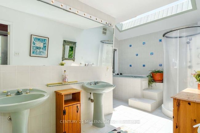 248504 5 Sideroad, House other with 3 bedrooms, 3 bathrooms and 18 parking in Mono ON | Image 27