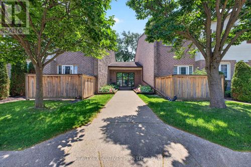 6-6044 Swayze Dr, Niagara Falls, ON, L2J4G9 | Card Image