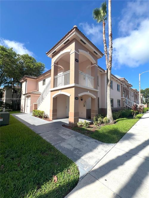 unit-101-1240 Se 28th Ct, Homestead, FL, 33035-2332 | Card Image