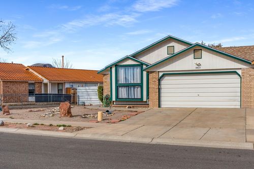 1023 Camino Del Rey Dr, Los Lunas, NM, 87031-9125 | Card Image