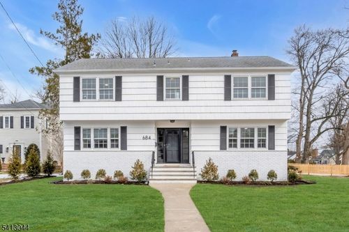 684 Gallows Hill Rd, Cranford, NJ, 07016-1611 | Card Image