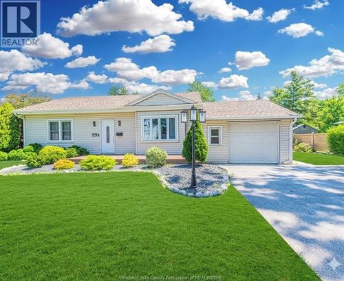 3186 Bliss, Windsor, ON, N8W3A9 | Card Image
