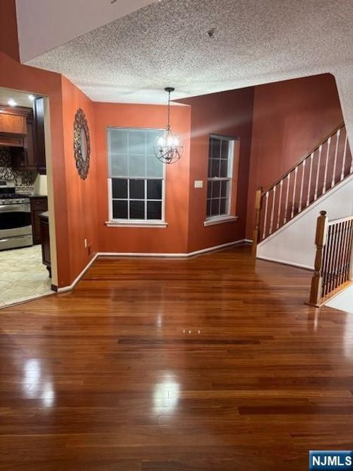 1026 Castle Rd, Mahwah, NJ, 07430-3256 | Card Image