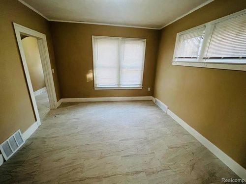 12125 Cloverlawn St, Detroit, MI, 48204-1070 | Card Image