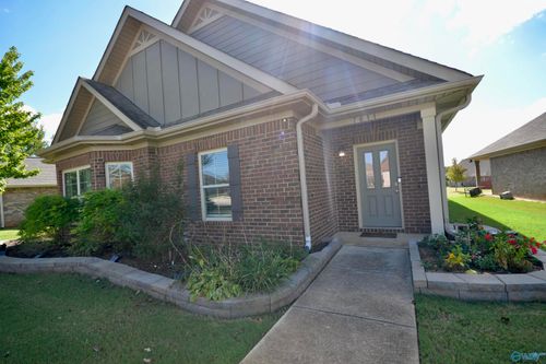 7611 Ashor Dr Nw, Huntsville, AL, 35806-1336 | Card Image