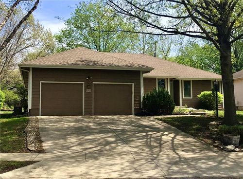 904 Joseph Dr, Lawrence, KS, 66049-3255 | Card Image