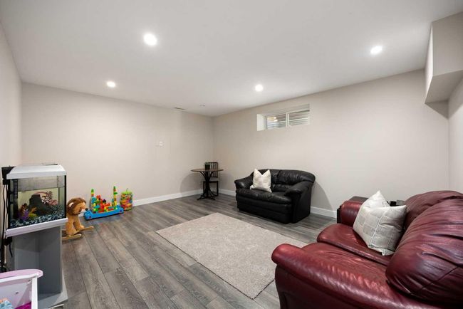 174 Chapalina Terr Se, House other with 4 bedrooms, 4 bathrooms and 4 parking in Calgary AB | Image 25