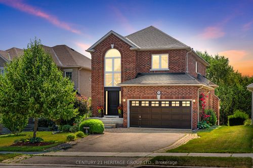 945 Best Cir, Newmarket, ON, L3X2K9 | Card Image