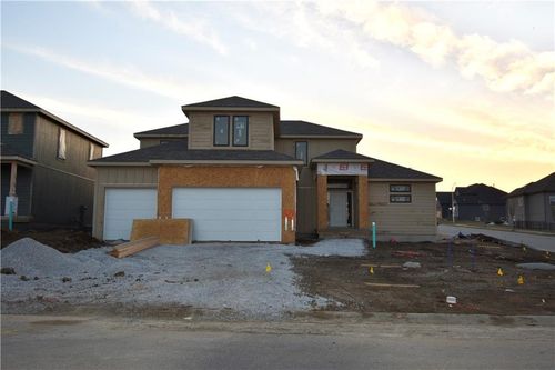 8003 Ne 77th St, Kansas City, MO, 64158-7701 | Card Image