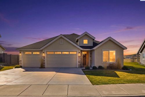 2243 Legacy Ln, Richland, WA, 99352-7902 | Card Image