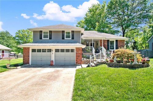 919 5th St, Lee's Summit, MO, 64063-2910 | Card Image
