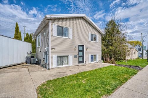 575 Salisbury Ave S, Listowel, ON, N4W1Y8 | Card Image