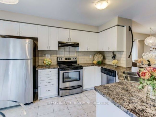 75 Finney Terr, House attached with 3 bedrooms, 3 bathrooms and 1 parking in Milton ON | Image 6