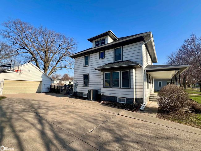 1010 Center St, House other with 4 bedrooms, 3 bathrooms and null parking in Manning IA | Image 8