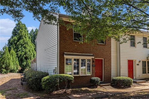 200 Mill Creek Pl, Roswell, GA, 30076-2062 | Card Image