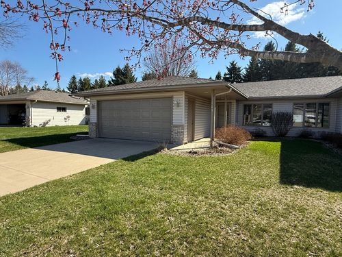 105 Lillie Ln Se, Pine Island, MN, 55963-6768 | Card Image