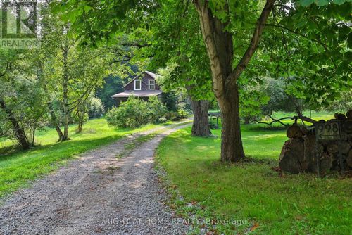 998 Sulphur Springs Rd, Dundas, ON, L9H5E3 | Card Image