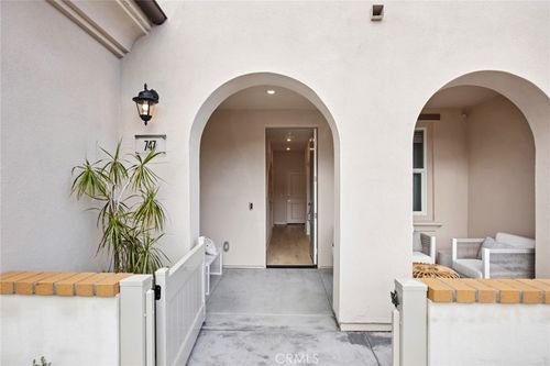 723 E Route 66, Glendora, CA, 91740 | Card Image