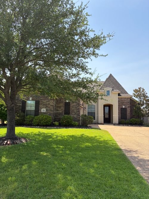 705 Saint Martin Ln, Bossier City, LA, 71111-5578 | Card Image