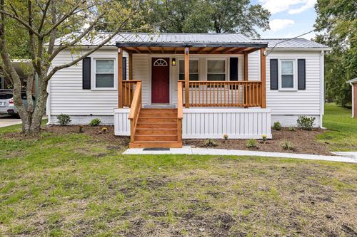 207 Delacroix St, Oxford, NC, 27565-2518 | Card Image