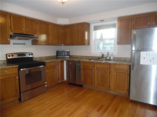 5 Saint Theresa Ave, Bristol, RI, 02809-4614 | Card Image