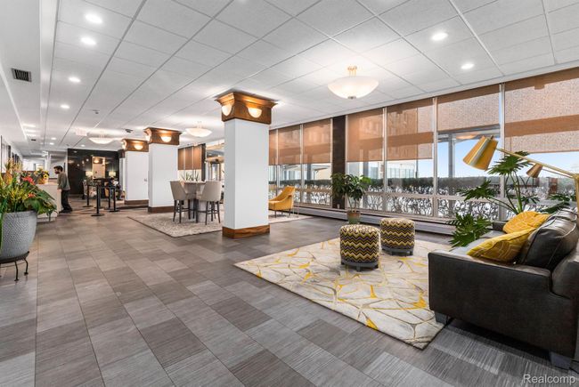 Lobby Area | Image 4