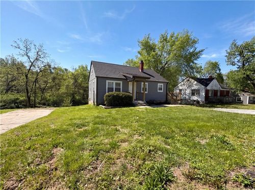 5525 Yecker Ave, Kansas City, KS, 66104-2038 | Card Image