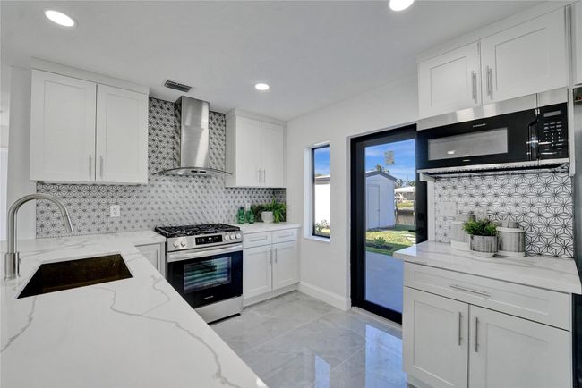 2925 Ne 1st Ave, House other with 3 bedrooms, 2 bathrooms and null parking in Wilton Manors FL | Image 48