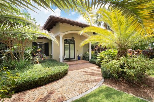 10601 Sw 72nd Ct, Pinecrest, FL, 33156-3817 | Card Image