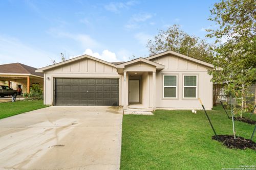 728 Newton Ave, Seguin, TX, 78155-3535 | Card Image