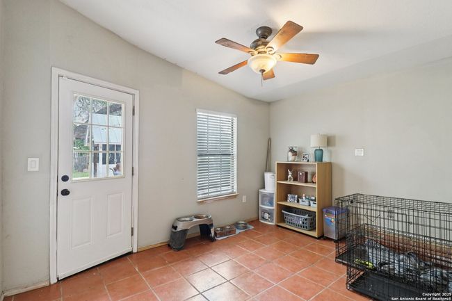 503 Mockingbird Ln, House other with 3 bedrooms, 2 bathrooms and null parking in Devine TX | Image 20