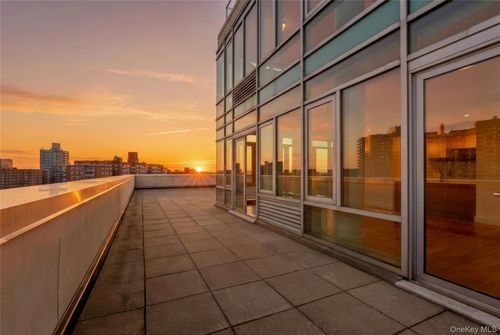 12ab-3220 Arlington Ave, Bronx, NY, 10463-3352 | Card Image