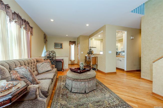 19 E Atlantic Ave, House other with 3 bedrooms, 1 bathrooms and null parking in Oceanside NY | Image 5