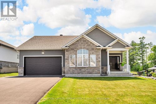 4 Matthew Kieran Cres, Long Sault, ON, K0C1P0 | Card Image