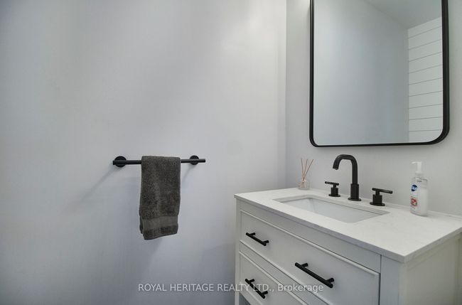 28 Cawker Crt, House other with 5 bedrooms, 4 bathrooms and 4 parking in Whitby ON | Image 23
