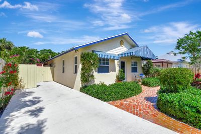 111 Ne 10th Street, House other with 3 bedrooms, 3 bathrooms and null parking in Delray Beach FL | Image 2