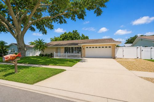 2069 Kingfisher Dr, PALM HARBOR, FL, 34683-5027 | Card Image