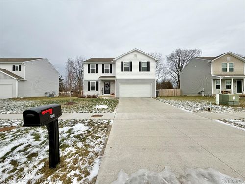 6079 Regency Dr, Burton, MI, 48519-2015 | Card Image